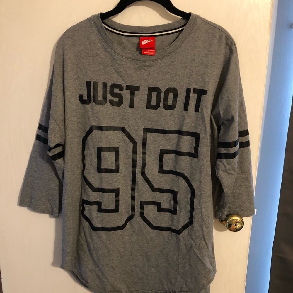 Women’s Nike t shirt